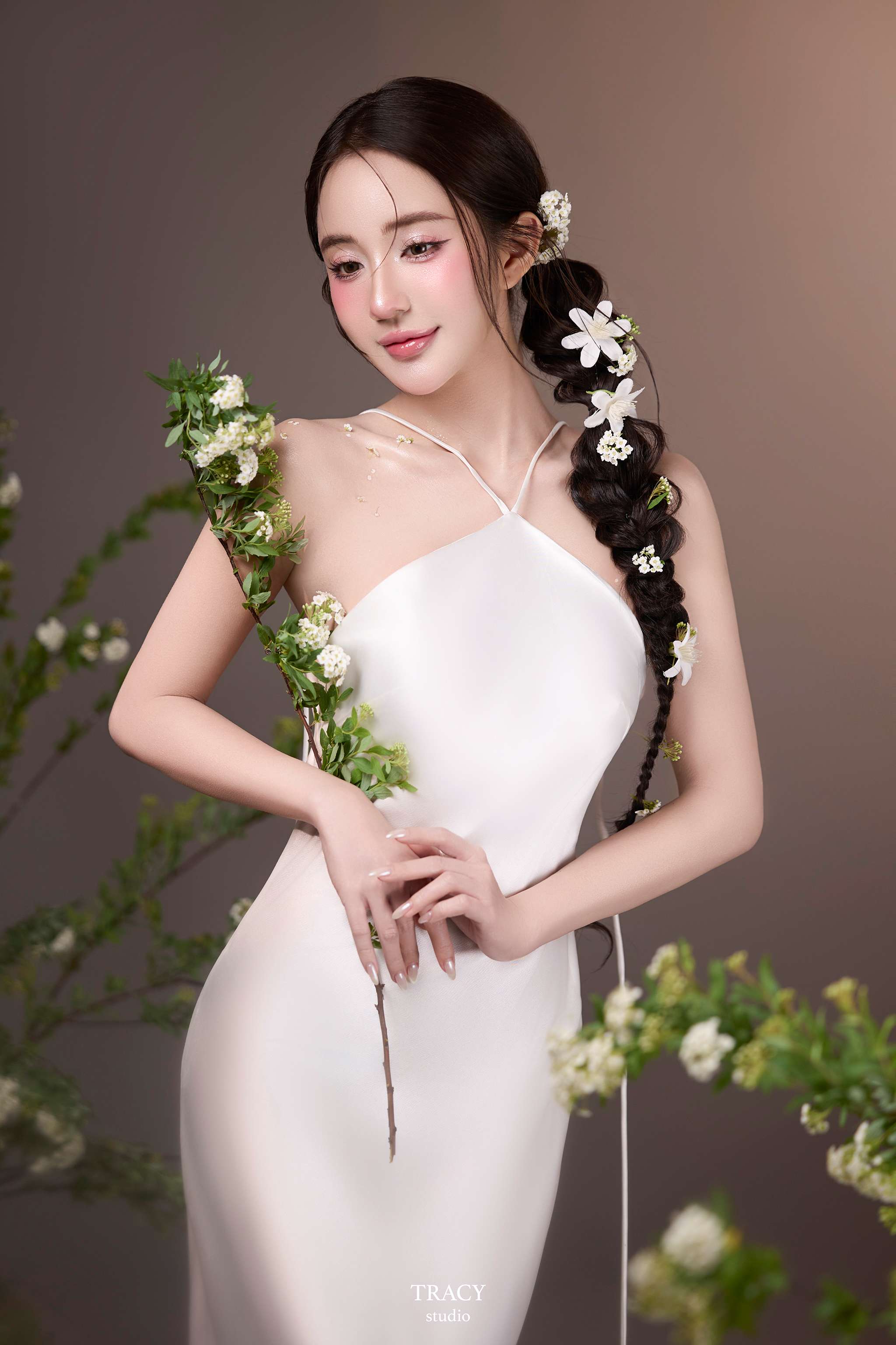 frontend/img/gallery/anh-tet-yem-ao-dai/tracy-studio-chup-yem-tet-trang (9).jpg